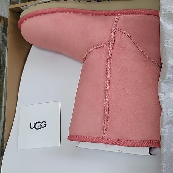 🎁 UGG Women's Classic Short II Boot - Picture 5 of 9